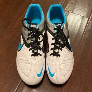 NIKE CTR360 Soccer Cleats Size 9
